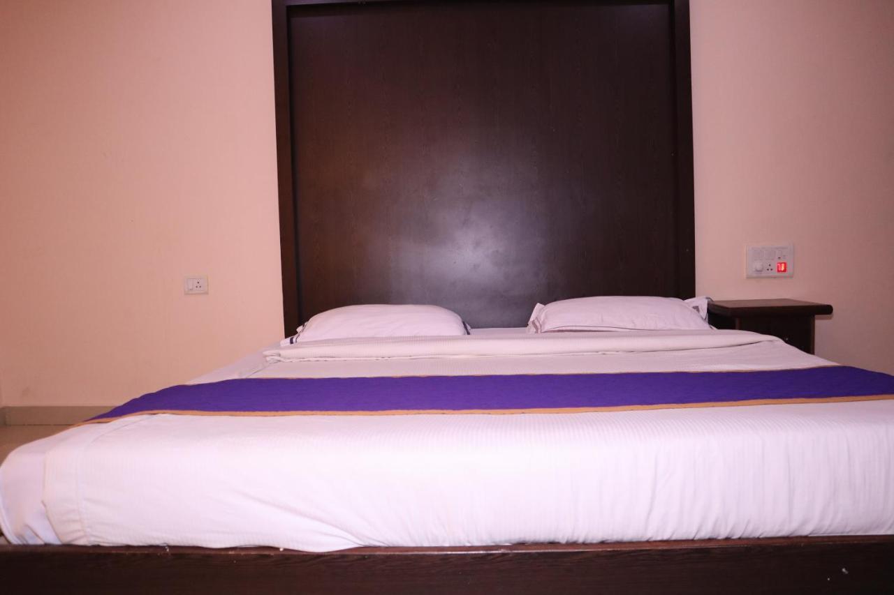 Smilestay Bns Lodge Bangalore Eksteriør bilde