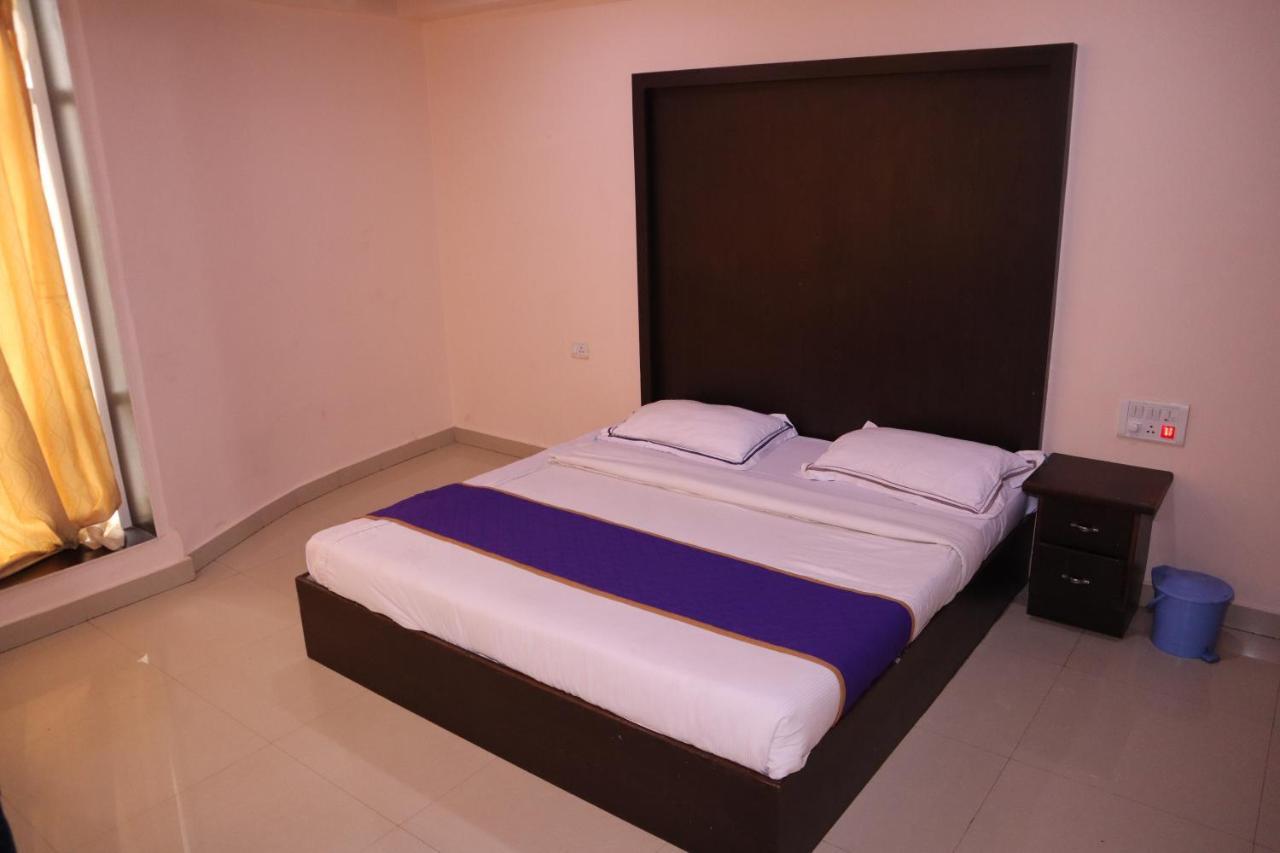 Smilestay Bns Lodge Bangalore Eksteriør bilde